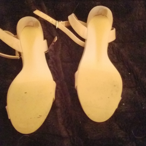 Heels - Picture 2 of 2